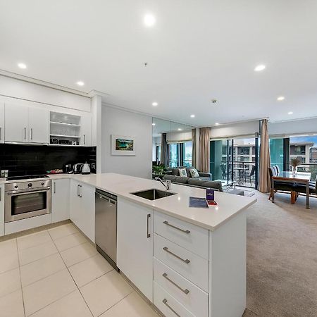 Luxurious & Spacious Living With Breathtaking Views Auckland Exteriör bild