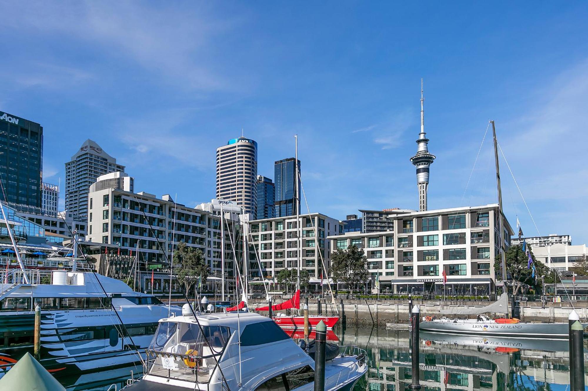 Luxurious & Spacious Living With Breathtaking Views Auckland Exteriör bild