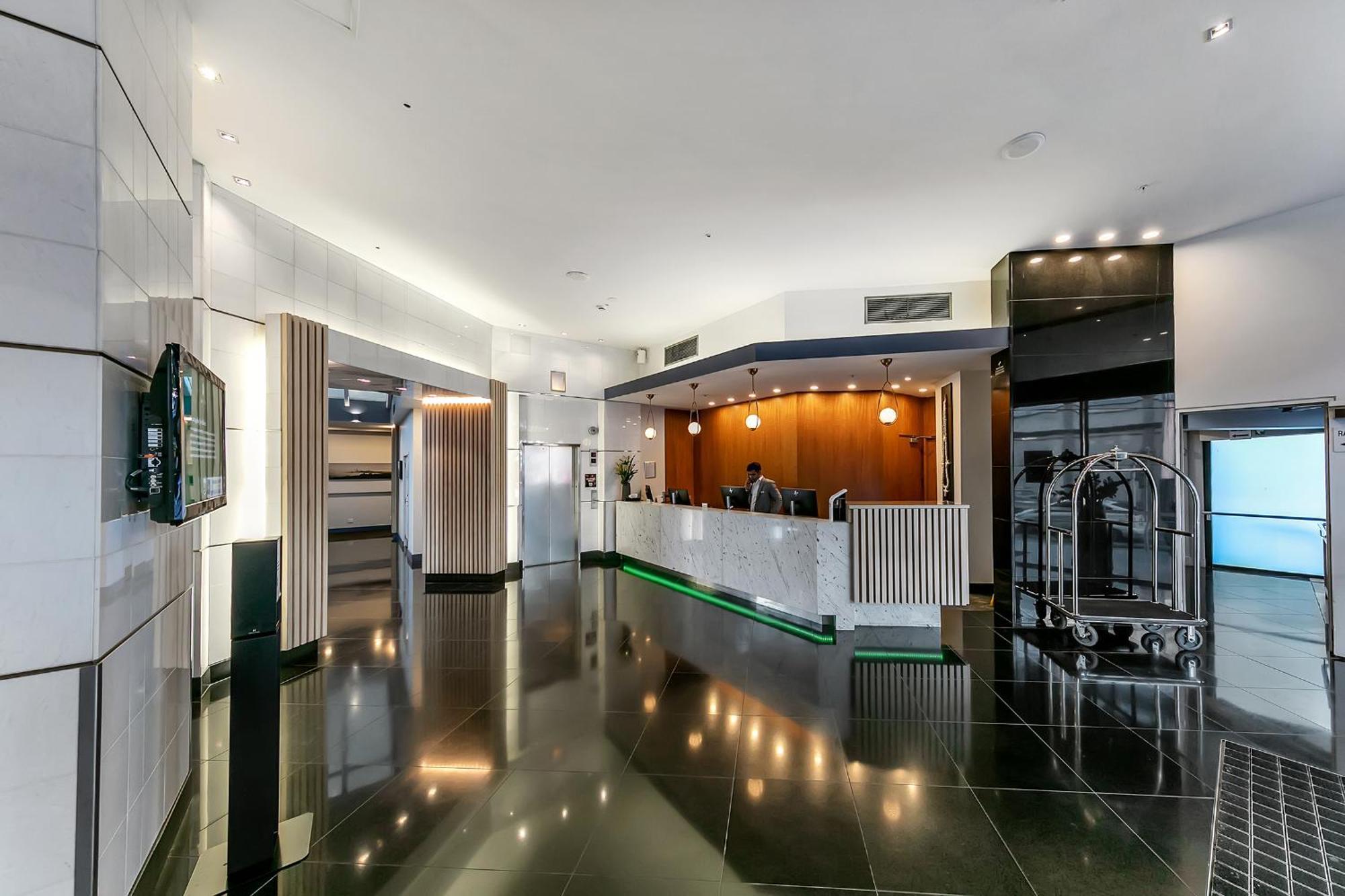 Luxurious & Spacious Living With Breathtaking Views Auckland Exteriör bild