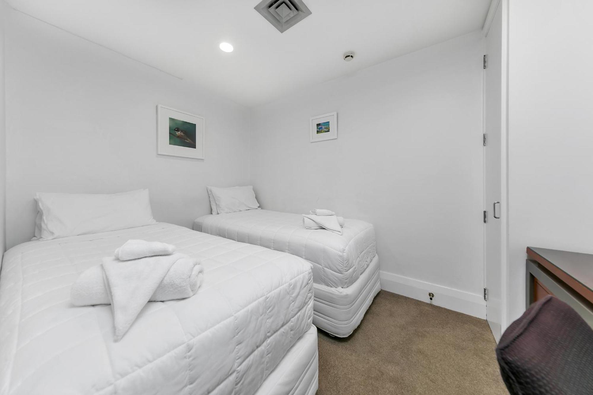 Luxurious & Spacious Living With Breathtaking Views Auckland Exteriör bild